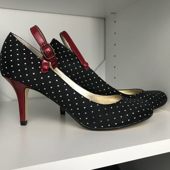 Dress shoes - Picture 2 of 5